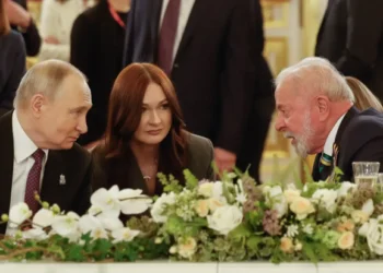 Ao lado de ditadores, Lula participa de eventos na Rússia