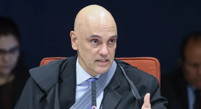 Moraes ameaça prender ex-deputado comunista que disse: “não admito censura”