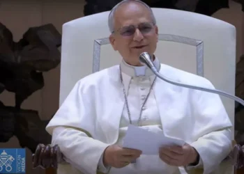 Papa pede imprensa livre com responsabilidade nas palavras