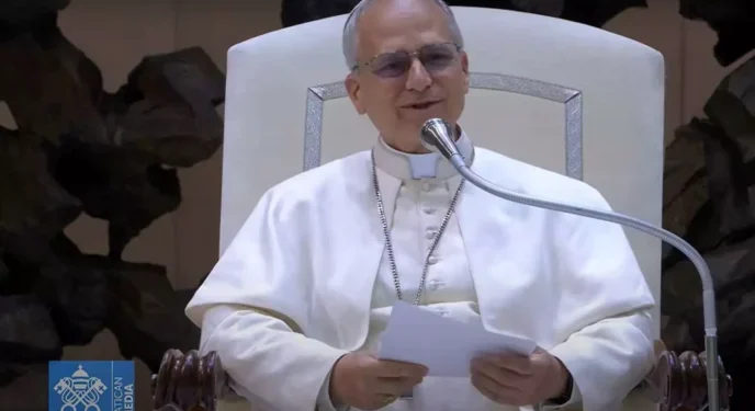 Papa pede imprensa livre com responsabilidade nas palavras