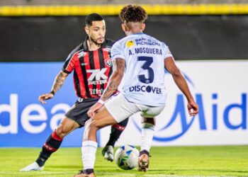 Sul-Americana: Com falha de Lucas Arcanjo Vitória perde para Universidad Católica