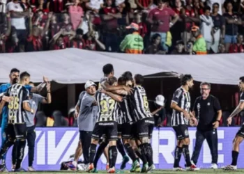 Brasileiro: Derrota para o Santos deixa Vitória no Z4