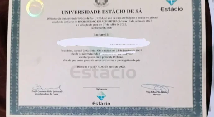 Operação da PF na Bahia e 11 estados mira rede que falsificava diplomas