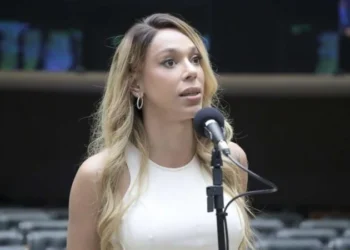 Deputada do Psol teria contratado maquiadores com dinheiro da Câmara