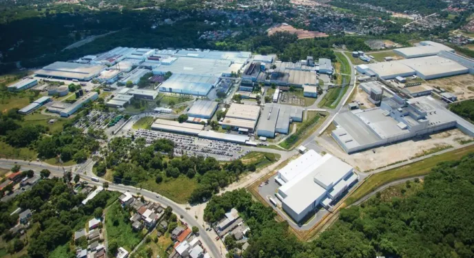 Emprego na indústria teve queda em abril