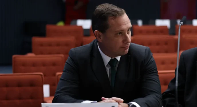 Mauro Cid teria sido coagido a mentir para permitir prisão de Bolsonaro