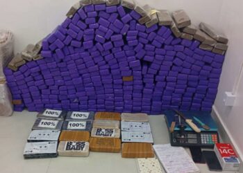 PM prende mulher e apreende mais de 370 tabletes de drogas na Bahia