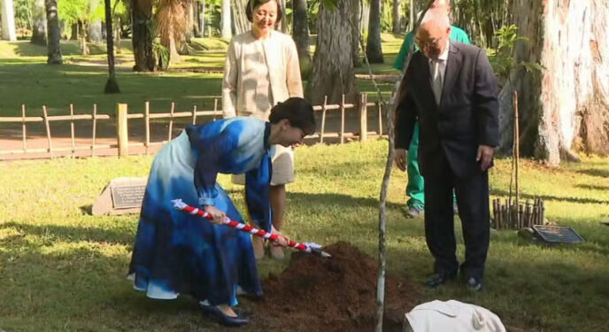 Princesa japonesa dá lições de moral e de humildade a políticos em visita ao Brasil