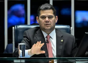 PF diz que suplente usava nome de Alcolumbre para desviar licitações