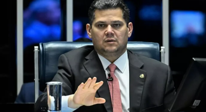 PF diz que suplente usava nome de Alcolumbre para desviar licitações