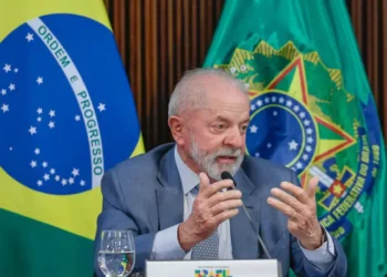 Lula aguarda sinal de Trump para avançar na negociação sobre taxação