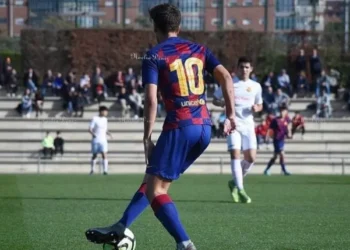 Ex-Barcelona se aposenta aos 23 anos por problemas cardíacos
