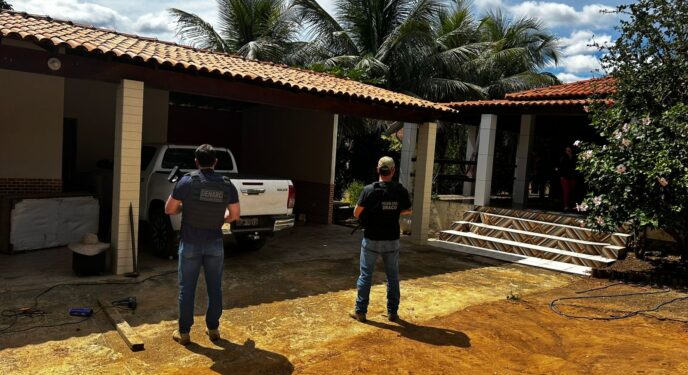 Operação prende 3 suspeitos de associação criminosa e R$ 203 mil em dinheiro