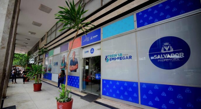 Salvador lidera geração de empregos no Nordeste