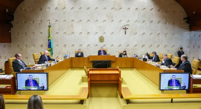 Tensão no STF: Barroso e Fux discutem em sessão