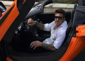 Ex-piloto brasileiro de F1 é preso em SP por receptação de veículo de luxo