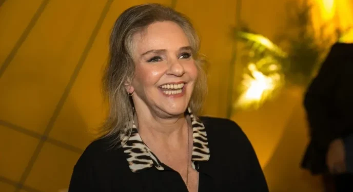 Morre a cantora Ângela Ro Ro