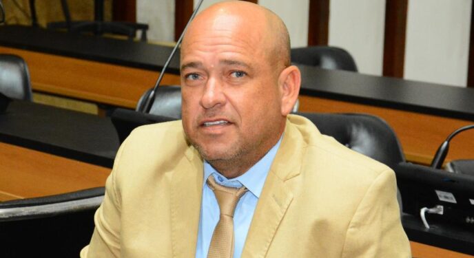 Ministro do STF vota contra recurso de Binho Galinha