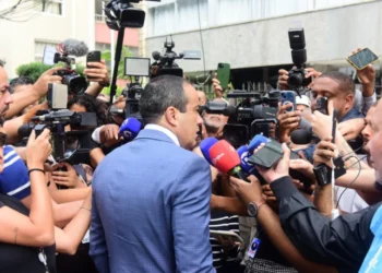 Salvador: Carro que dava apoio ao prefeito é alvo de disparos de tiros