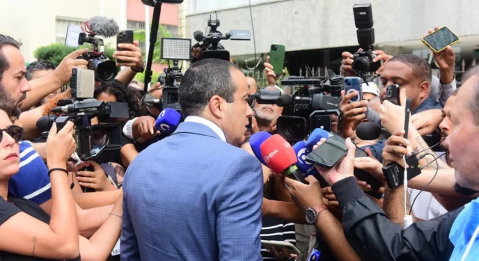 Salvador: Carro que dava apoio ao prefeito é alvo de disparos de tiros