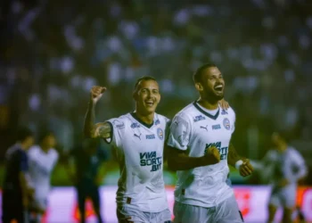 Copa Nordeste: Bahia goleia o Confiança e se aproxima do penta