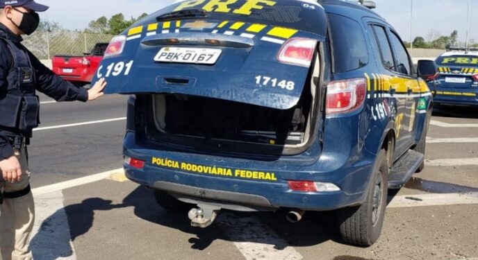 PRF prende homem procurado por homicídio e outro por não pagar pensão