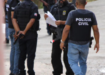 Dois suspeitos de tráfico de drogas são presos na Bahia