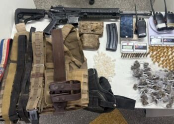 PM apreende fuzil e drogas na Bahia