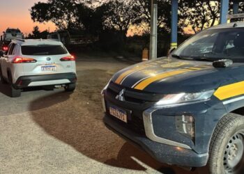 PRF desmascara fraude e prende 2 condutores na Bahia