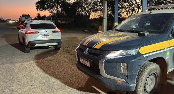 PRF desmascara fraude e prende 2 condutores na Bahia