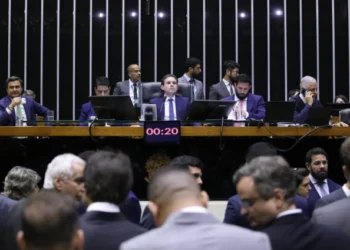 Doze deputados da Bahia votaram contra endurecer penas de prisão