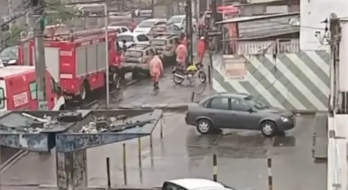 Salvador: Chuva causa desabamento e deixa pessoas soterradas