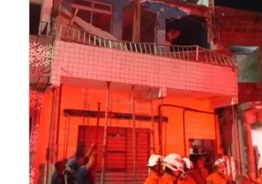 Três pessoas morrem, 1 padre, e 8 ficam feridas depois de laje desabar em Salvador