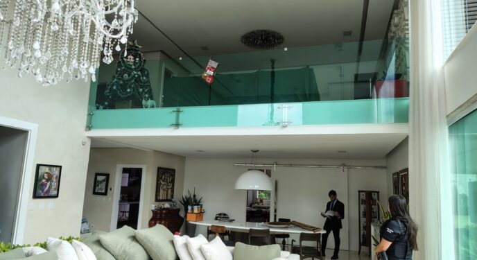 Operação desarticula grupo envolvido em fraudes e lavagem de dinheiro