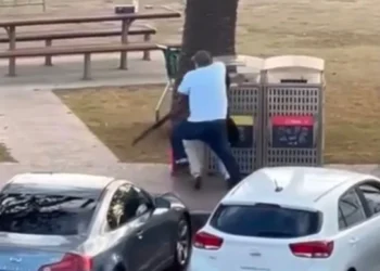 Ataque a tiros deixa 10 mortos em praia na Austrália