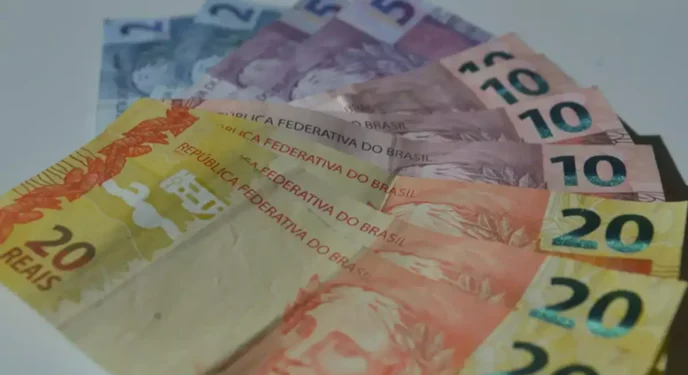 Salário mínimo vai ter menor valor do que o Governo anunciou