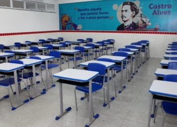 Justiça obriga Governo da Bahia a pagar piso nacional do Magistério