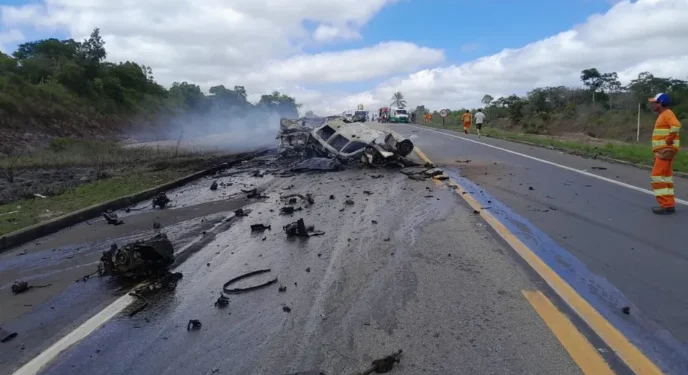 Grave acidente na Bahia deixa 11 mortos; 8 baianos