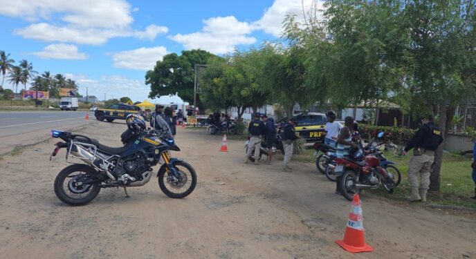 PRF prende motociclista e apreende 38 veículos em Operação na Bahia