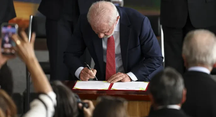 Anistiado, Lula veta integralmente PL da Dosimetria