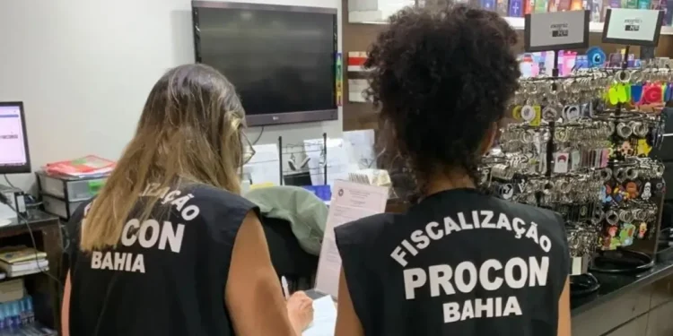 MP baiano vai apurar venda casada de material escolar que pode dar multa