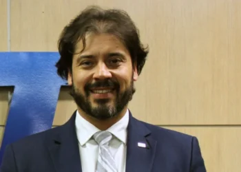 Diretor que estava no governo federal usando tornozeleira pede demissão