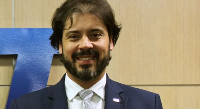 Diretor que estava no governo federal usando tornozeleira pede demissão