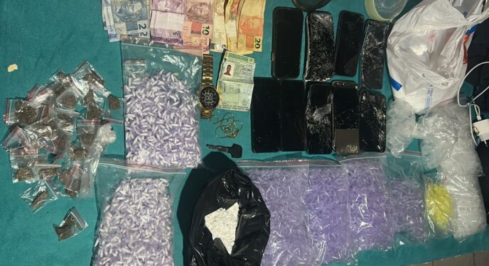 PM liberta reféns, prende 7 suspeitos e apreende drogas na Bahia
