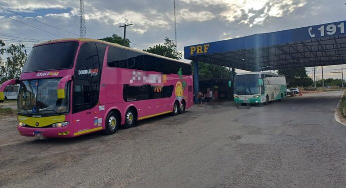 PRF reforça fiscalização do transporte rodoviário de passageiros na Bahia