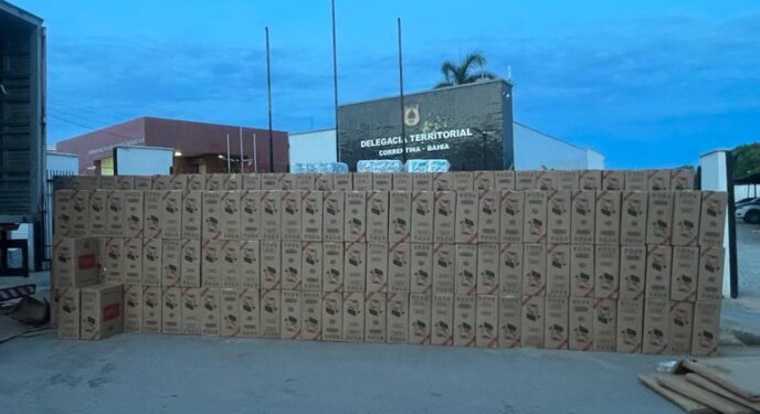 PRF apreende 380 mil maços de cigarros contrabandeados na Bahia