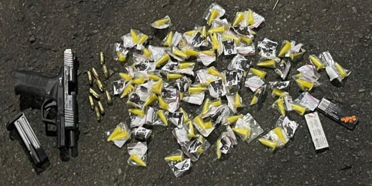 PM apreende arma de fogo e drogas na Bahia; suspeitos ficam feridos