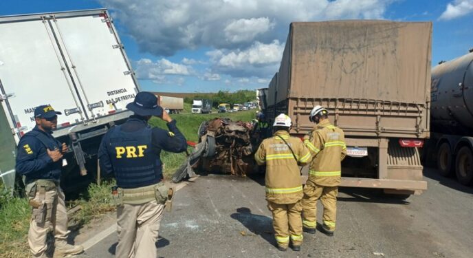 PRF reforça alerta sobre riscos de engavetamentos nas rodovias baianas