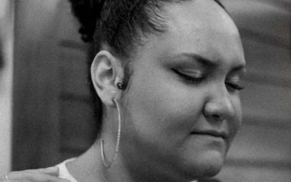 Cantora gospel morre depois de ser arremessada de brinquedo em parque de diversões