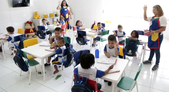 Uma em cada 10 crianças de 4 e 5 anos não vai à creche em 875 cidades